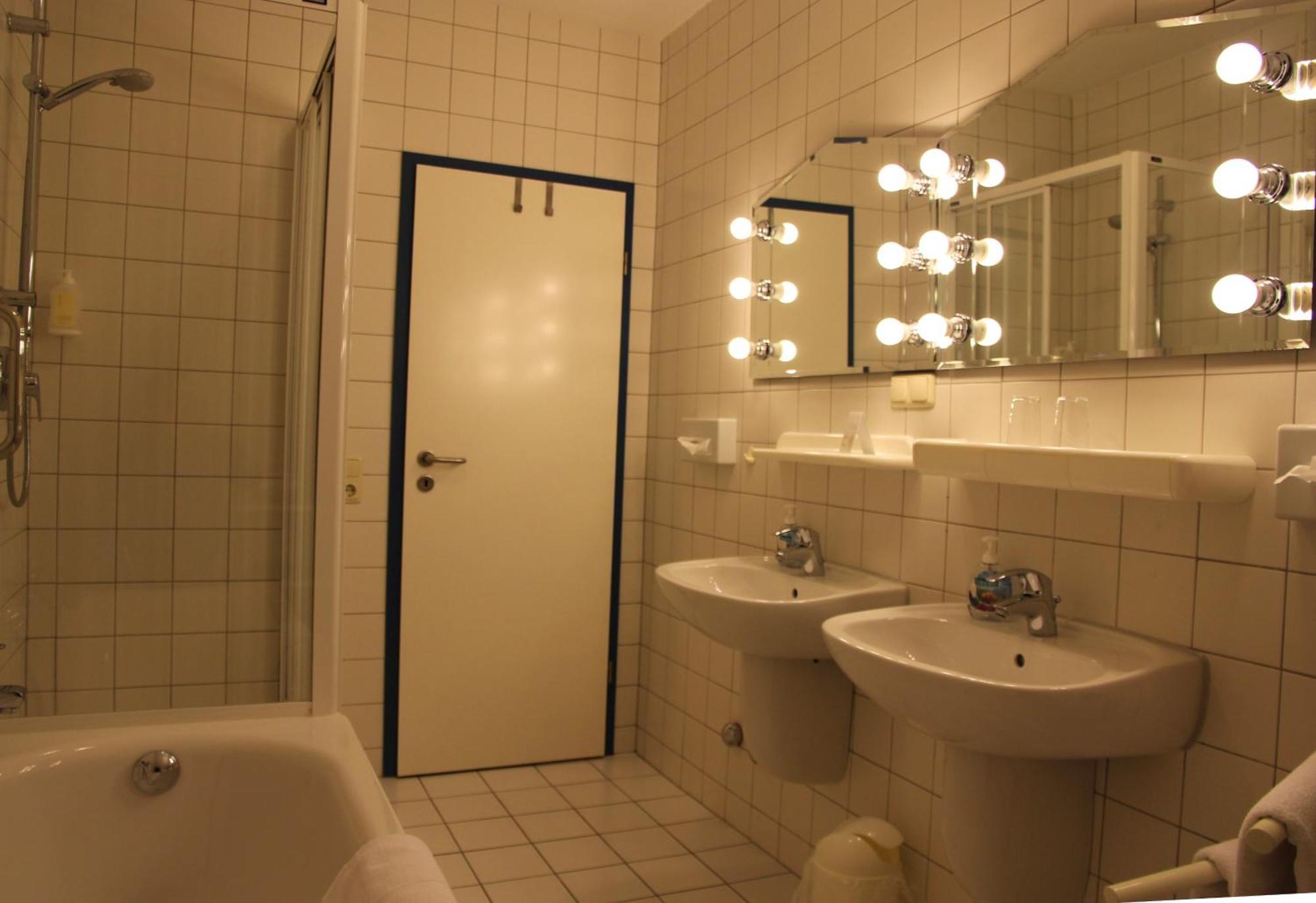 Hotel & Restaurant Seebruecke Zingst Dış mekan fotoğraf